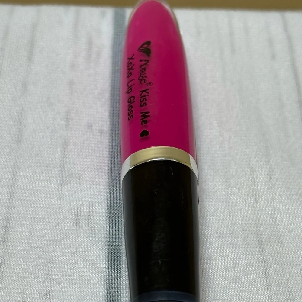 XOXO Pink Lip Gloss Vibrant Shine